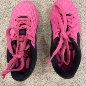 Youth size 9 Soccer Cleats